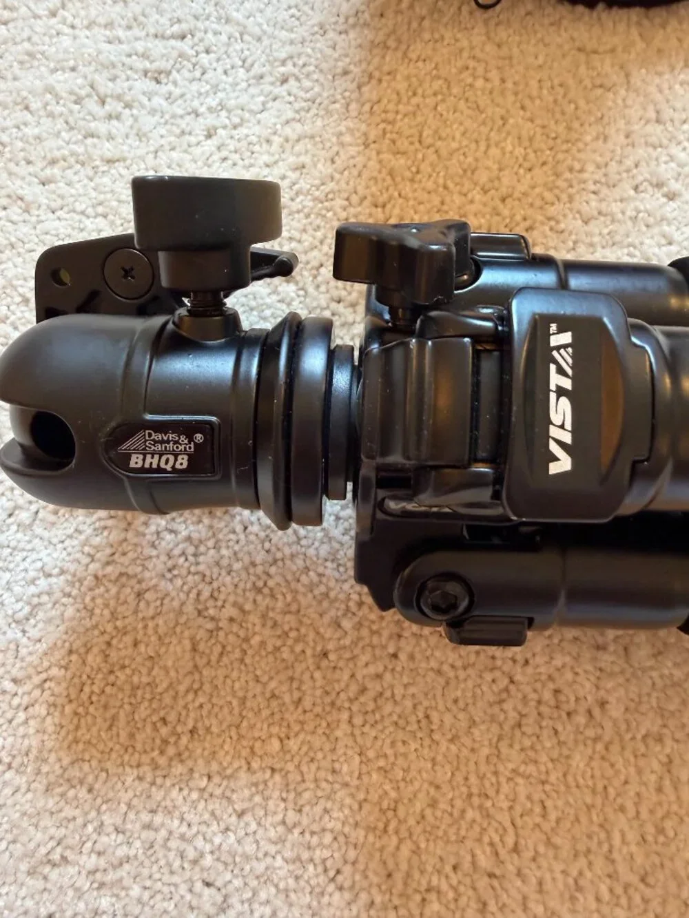 Davis & Sanford Vista Voyager Lite, Aluminum Tripod + Carrying Case